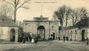 Porte et place du Morbihan - vue de l'intérieur