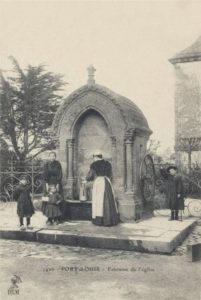 Port-Louis - Fontaine et Calvaire de l'église Notre Dame de l'Assomption